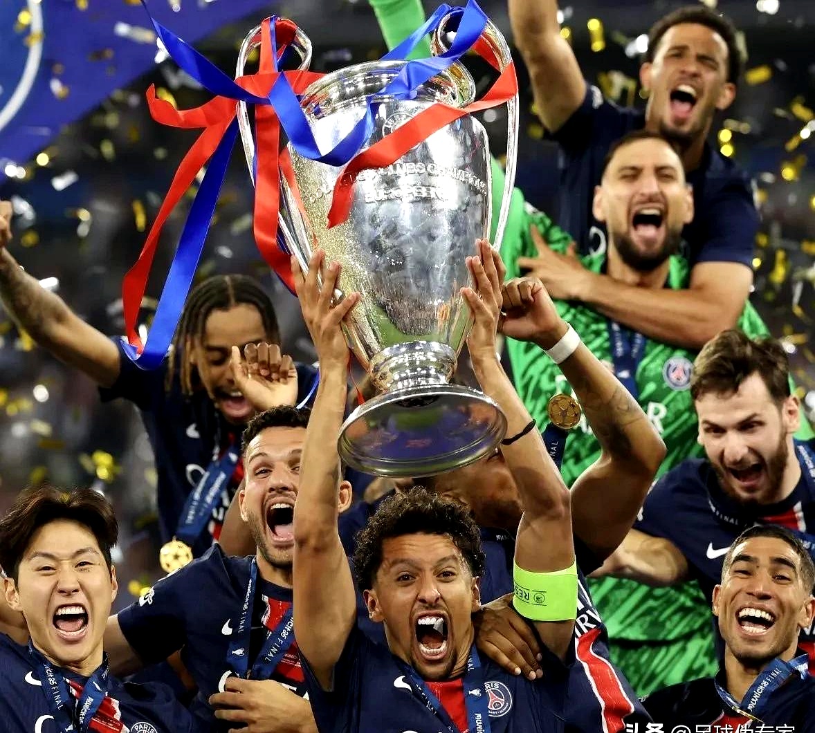 包含巴黎圣日耳曼门将多次救险，当选全场最佳球员，这是时间.的词条