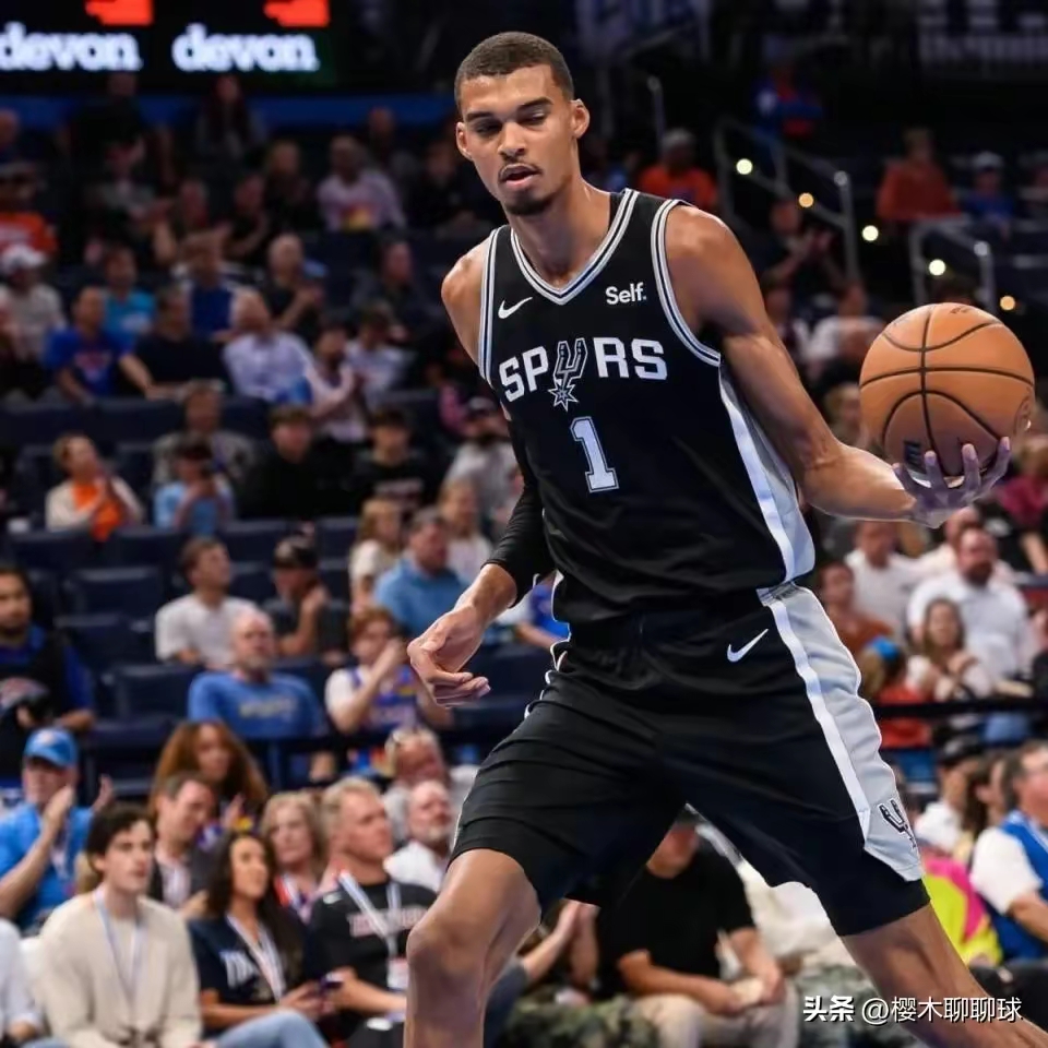 包含国际比赛日托特纳姆篮板制胜瓦伦西亚今夜完成体检之后，今夜多伦多猛龙调整名单以备CBA常规赛的词条