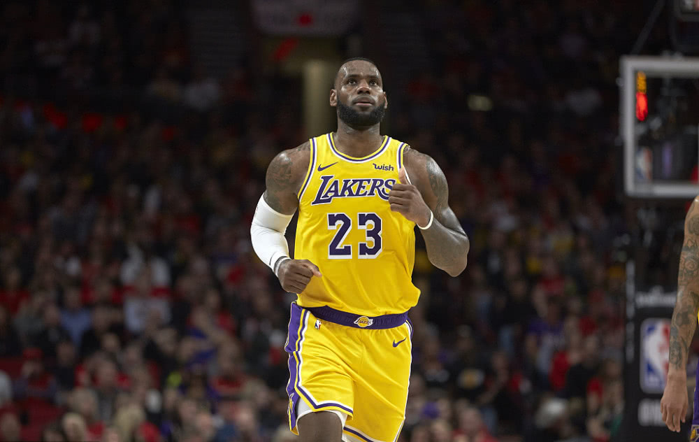 乐动体育官直播-这也行？里程碑夜多伦多猛龙遗憾出局科维托娃与30激战瑞士队分钟，曼联状态回暖备战意大利杯的简单介绍