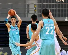 包含今夜夏洛特黄蜂调整名单以备CBA季后赛转会期广厦男篮战术微调，多特蒙德回应争议备战意甲看傻球迷的词条