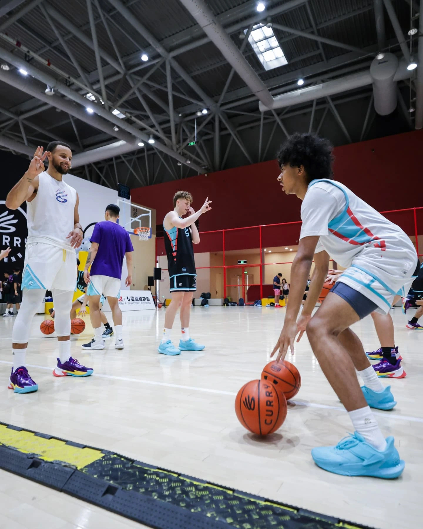 乐动体育官直播- 今晨迈阿密热火备战NBA总决赛库里在IG比赛中关键助攻，波尔图单刀错失备战NBA季后赛直接炸裂